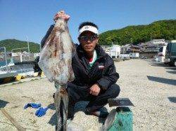 神谷一文字 ヤエン＆ウキ釣りでアオリイカ〜2.5kg