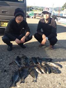 串本の磯　フカセでグレ〜36cm13匹の釣果