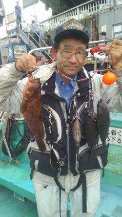 岸和田一文字　シラサのウキ釣りでアコウ・グレ