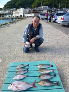 沖一文字内向き　カゴ釣り快釣♪　イサギに青物に真鯛