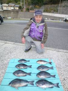 神谷沖一文字内向きでカゴ釣り　グレにイサギ