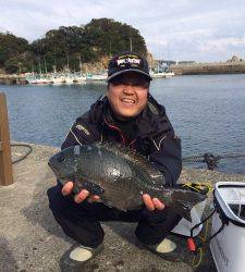串本の磯で40UPの良型グレ☆カワハギも大漁でした