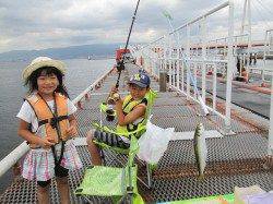 サビキ釣りでサッパ釣れ続けています　尼崎市立魚つり公園