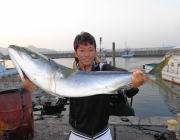 黒島の磯 ジギングでブリ97cmが釣れました！
