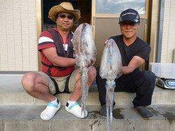 アオリイカ1.66kgまでを二人で6パイ　湯浅の磯のヤエン釣り
