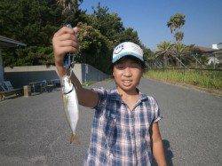 大阪南港魚つり園　暑さで釣り人少ないですがサビキでアジなど