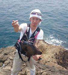 沖の赤島の底物釣果〜イシガキダイをキャッチ