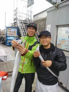 岸和田一文字　沖の北でスズキ60cm&75cm　ルアーでタチウオの釣果も