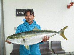 尼崎市魚つり公園　ブリ・メジロ・スズキの大型出ました！