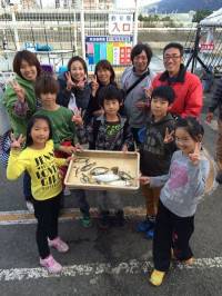 海釣り公園、みんなでサビキ釣り☆