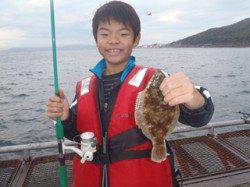 須磨海釣り公園　投げ釣りでカレイ23cm