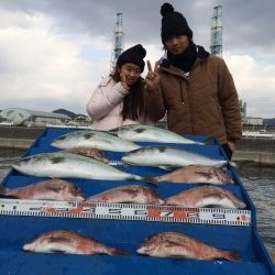 マリーナシティ海洋釣り堀　マダイ＆メジロの釣果