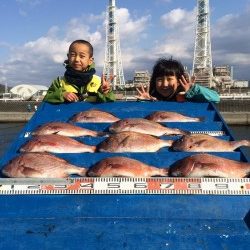 マリーナシティ海洋釣り堀　マダイ＆メジロの釣果