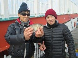 尼崎市立魚つり公園、価値ある１匹！