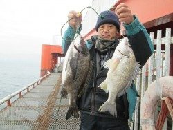 尼崎市魚つり公園　ウキ釣りでチヌ6尾