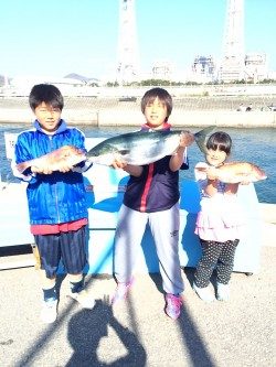 和歌山マリーナシティ海洋釣り堀 メジロ釣ったどー！