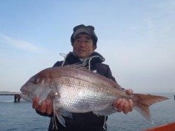 須磨海釣り公園　ウキ流し釣りでマダイ62.9cm