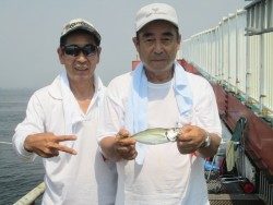 尼崎市立魚つり公園　アジがよく釣れています
