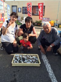 和歌山マリーナシティ海釣り公園　サビキでアジ250匹！