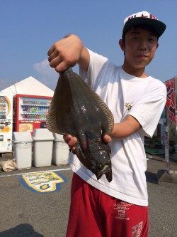 和歌山マリーナシティ海洋釣り堀　ヒラメ釣ったどー！！