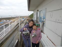 大阪南港海釣り公園でファミリーフィッシング
