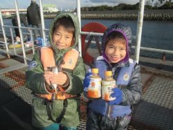 尼崎市立魚つり公園 シラサのウキ釣りでチヌ・キビレ連発！