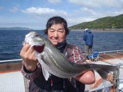 神戸市立須磨海づり公園　ウキ釣りでハネ