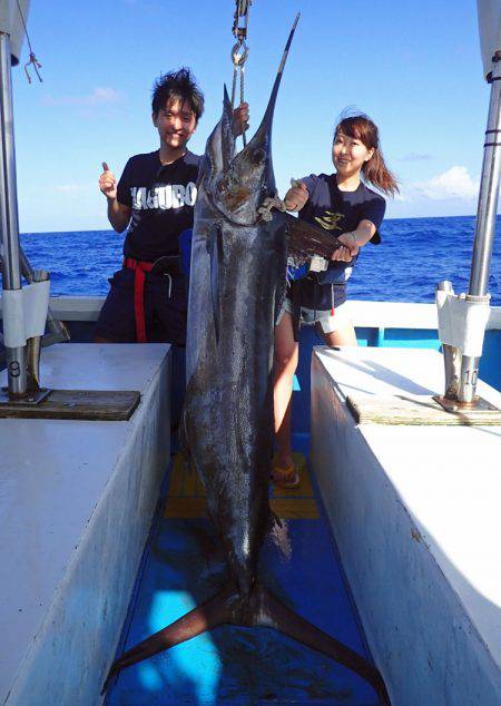 沖縄の釣船クレーンズ 鶴丸 釣果 沖縄 トローリング マグロ ジギング船 釣り船 釣果情報サイト カンパリ