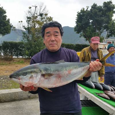 貞丸 釣果