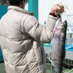 としまえんフィッシングエリア 釣果