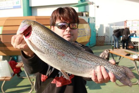 としまえんフィッシングエリア 釣果