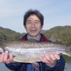 フィッシングレイクたかみや 釣果