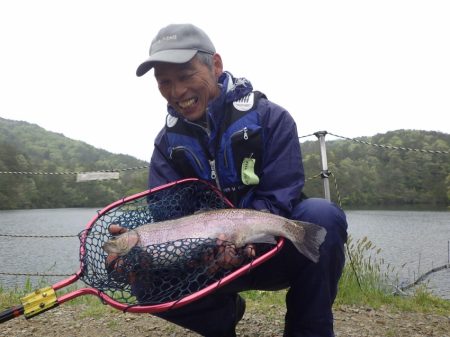 フィッシングレイクたかみや 釣果