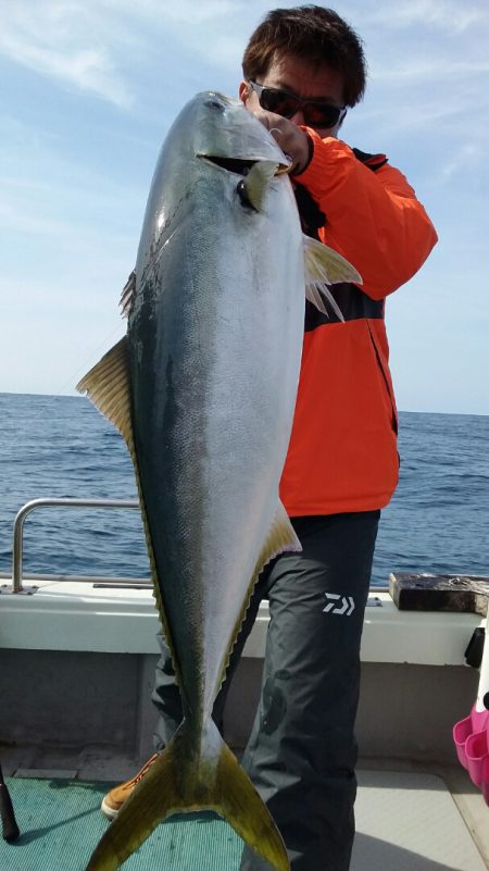 鷹王丸 釣果