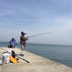 みさき公園裏でキス好調