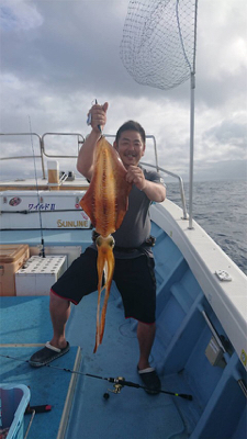 宜野湾でアオリイカ 沖縄 エギング アオリイカ ジギング船 釣り船 釣果情報サイト カンパリ