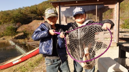 フィッシングレイクたかみや 釣果