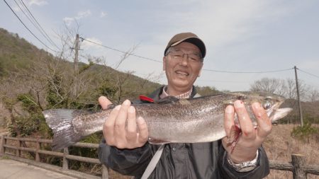 フィッシングレイクたかみや 釣果