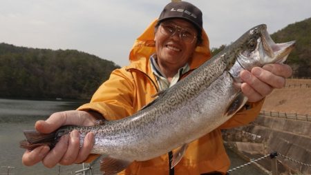 フィッシングレイクたかみや 釣果