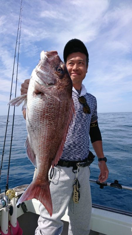 鷹王丸 釣果