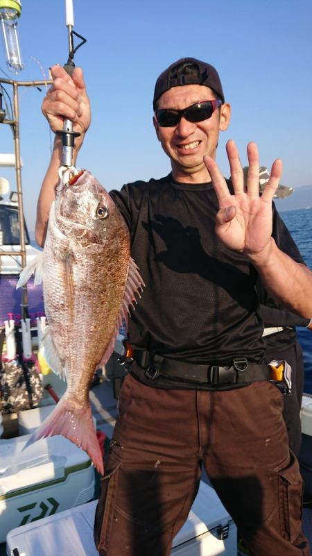 鷹王丸 釣果