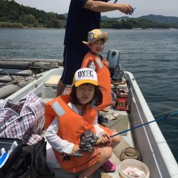 小型和船からのアジサビキ釣り