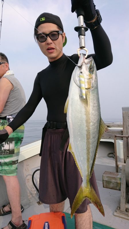 鷹王丸 釣果