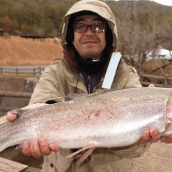 フィッシングレイクたかみや 釣果