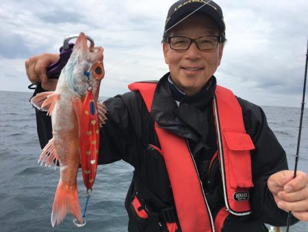 中深海　スロージギング釣り