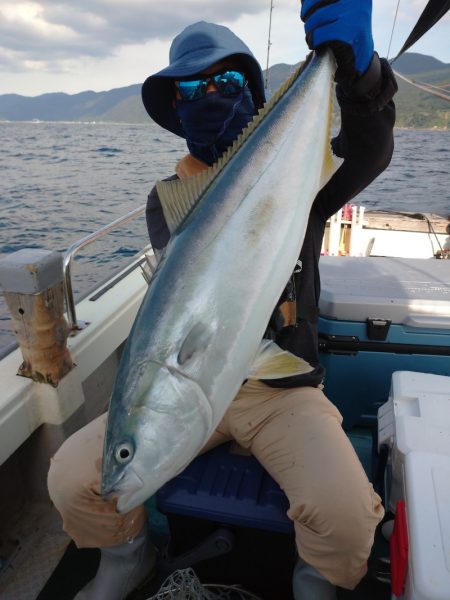 鷹王丸 釣果