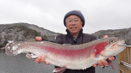 フィッシングレイクたかみや 釣果