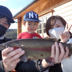 フィッシングレイクたかみや 釣果