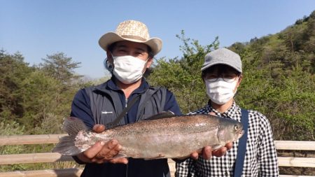 フィッシングレイクたかみや 釣果