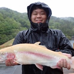 フィッシングレイクたかみや 釣果